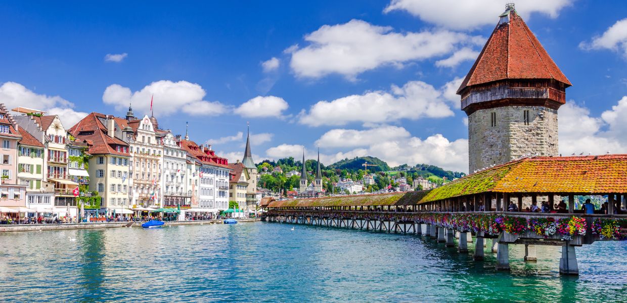 Drewniany Most Kapliczny w Lucernie, atrakcja turystyczna Szwajcarii